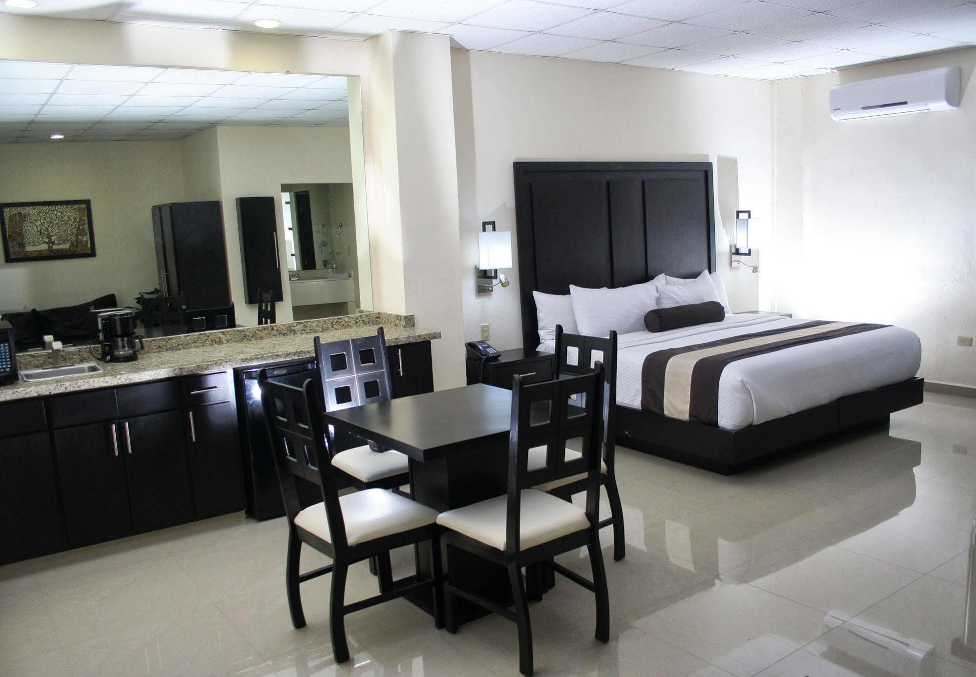 Hotel El Camino Inn & Suites Reynosa Exterior foto