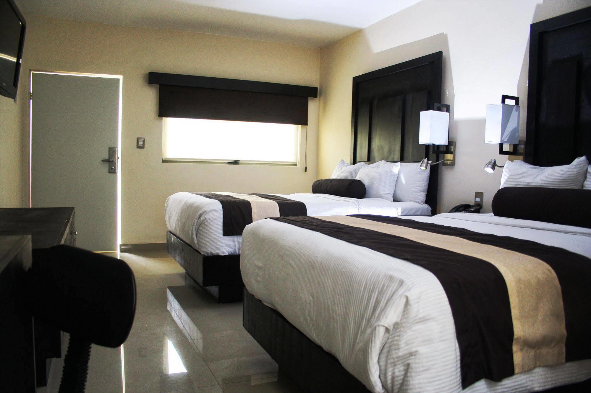 Hotel El Camino Inn & Suites Reynosa Exterior foto